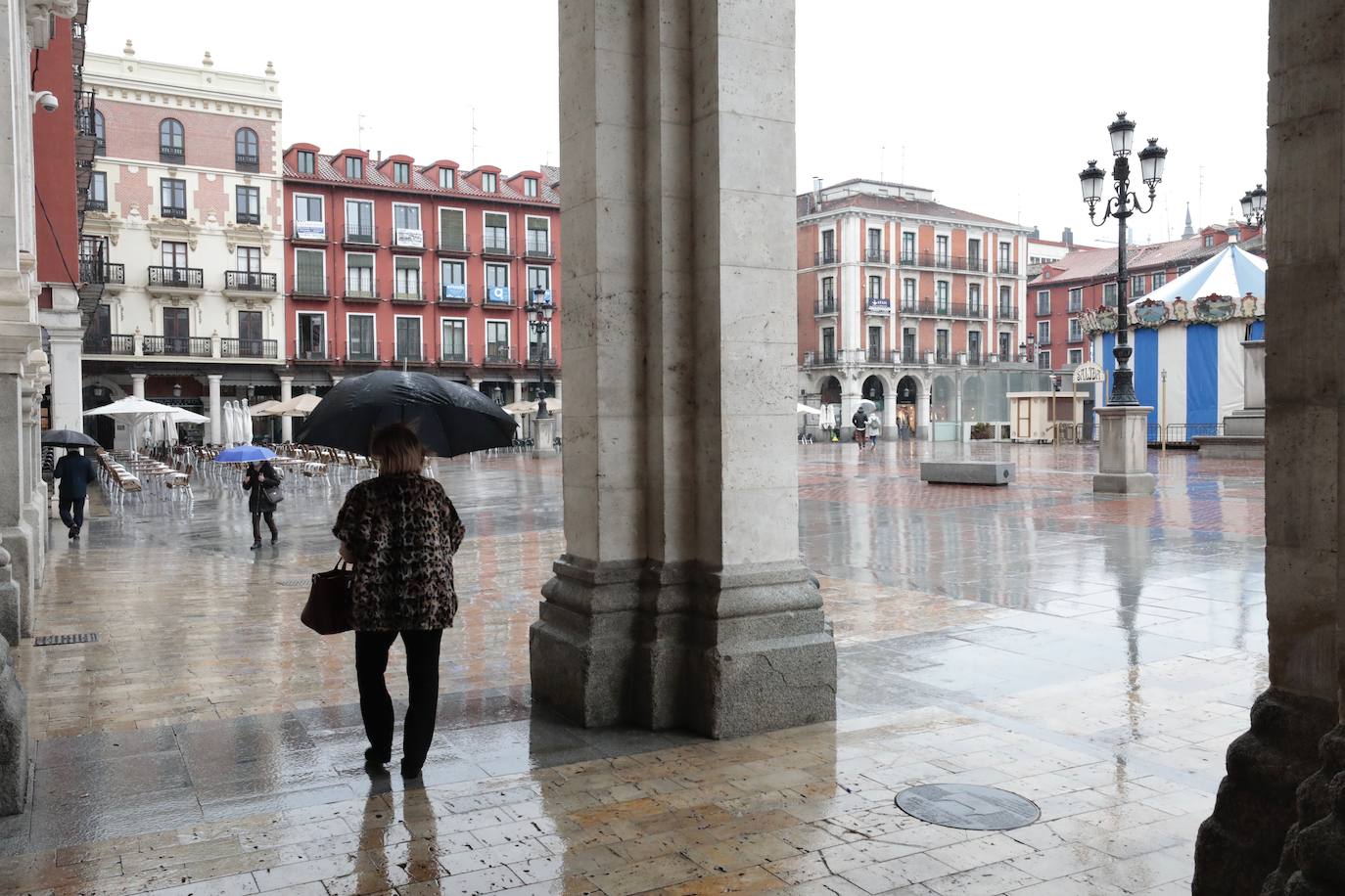 Fotos: La lluvia reaparece con fuerza en Valladolid