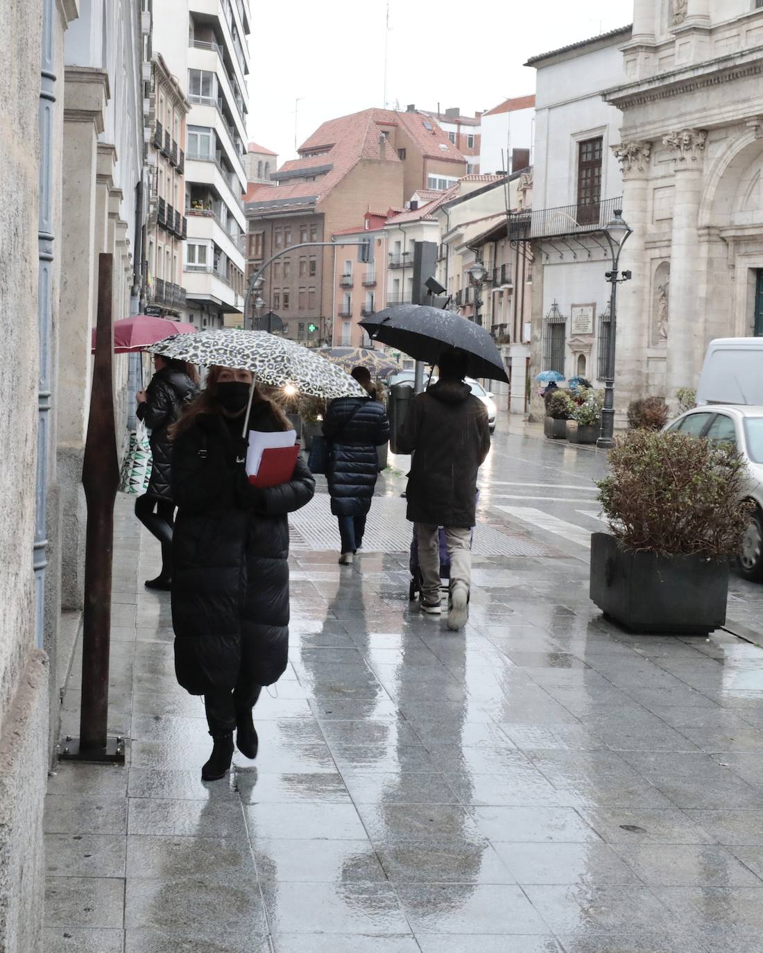 Fotos: La lluvia reaparece con fuerza en Valladolid