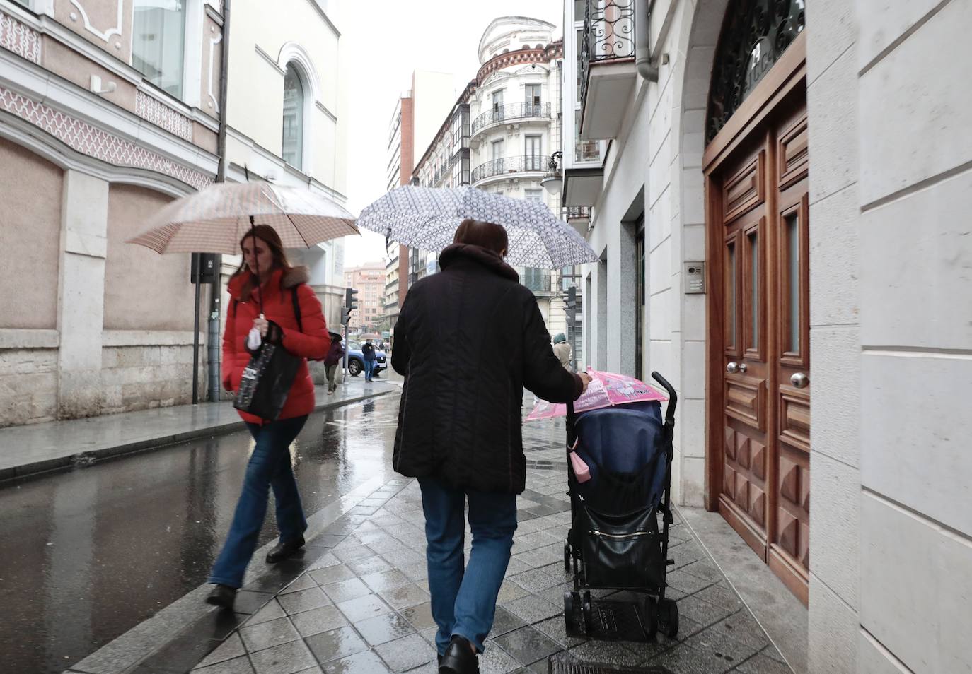Fotos: La lluvia reaparece con fuerza en Valladolid