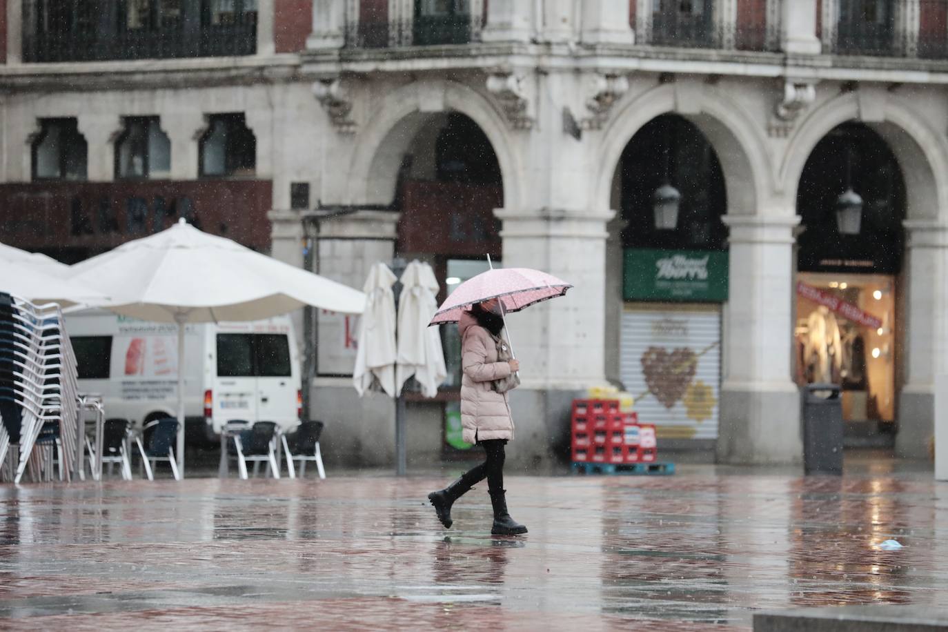 Fotos: La lluvia reaparece con fuerza en Valladolid