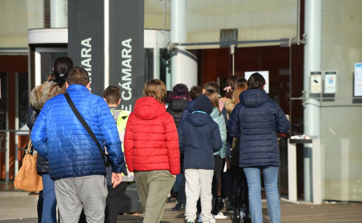 Vacunación de tercera dosis en el Miguel Delibes. 