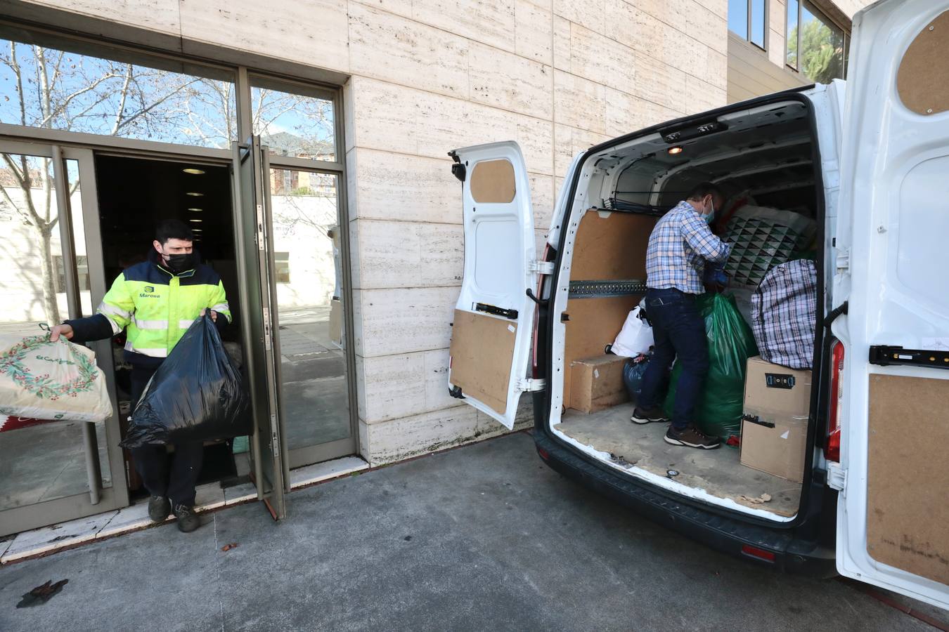 Fotos: Material recibido en la Cámara de Comercio de Valladolid para los refugiados de la guerra en Ucrania