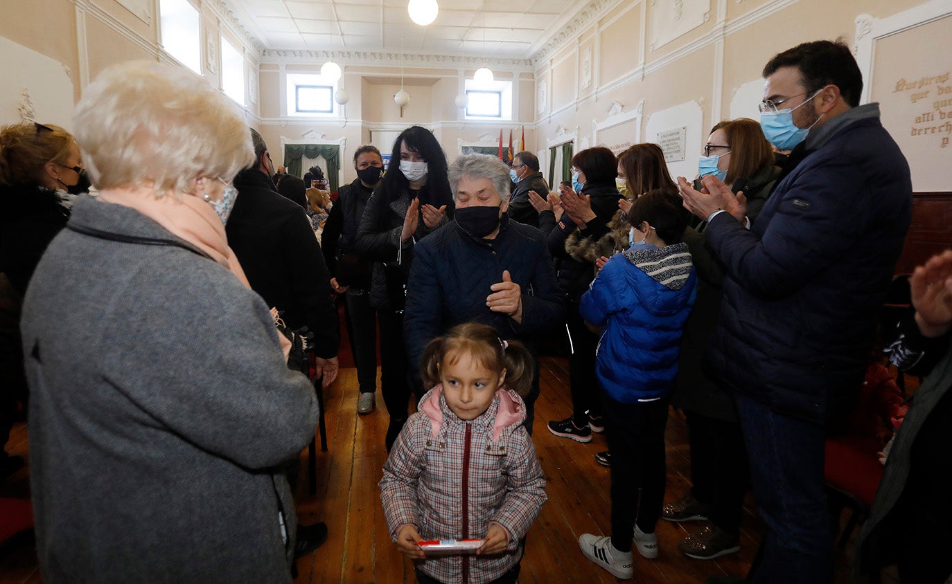 Paredes de Nava recibe a 11 refugiados de la guerra de Ucrania