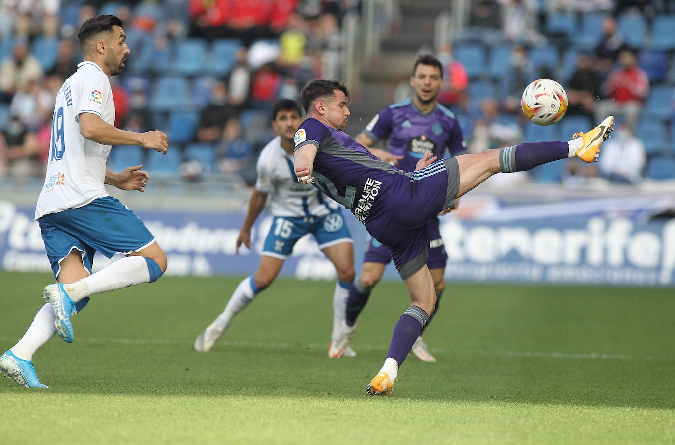 Una de las imágenes que ha dejado el Tenerife 1-4 Real Valladolid. 