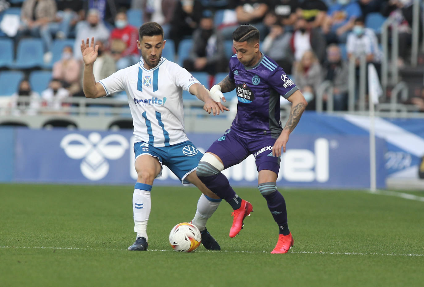 Una de las imágenes que ha dejado el Tenerife 1-4 Real Valladolid. 