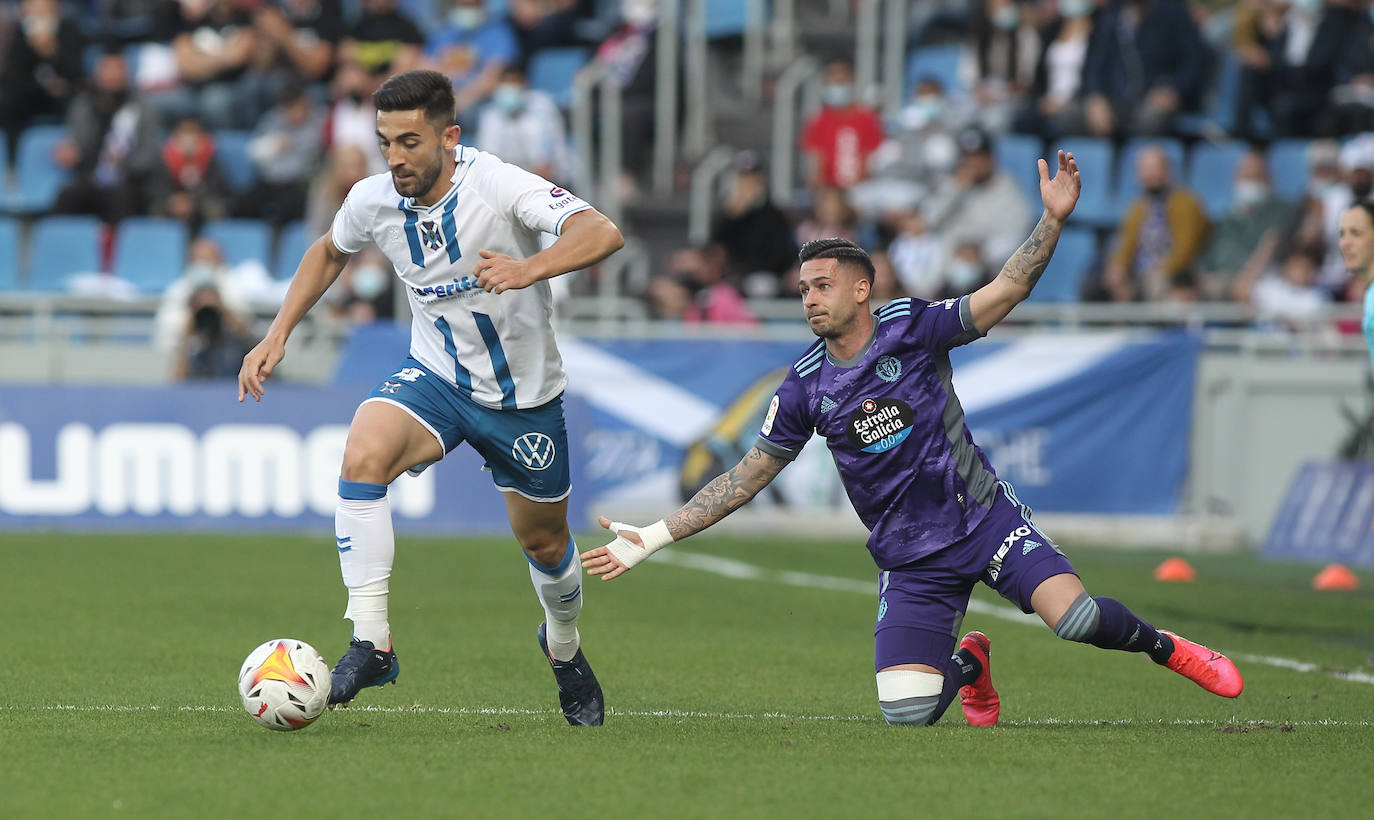 Una de las imágenes que ha dejado el Tenerife 1-4 Real Valladolid. 