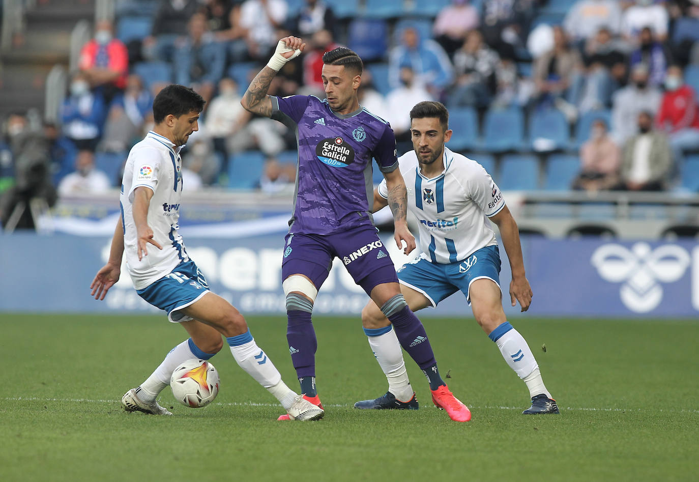 Una de las imágenes que ha dejado el Tenerife 1-4 Real Valladolid. 