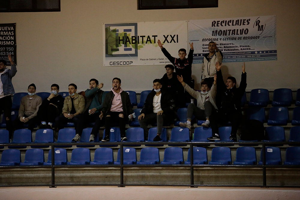 El BM Salamanca vende cara su derrota ante el intratable CB Santoña (24-29)