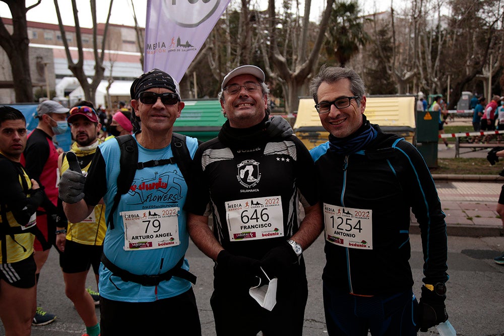 El Paseo de la Estación se convirtió en lugar de reencuentro de los participantes en la Media Maratón Ciudad de Salamanca