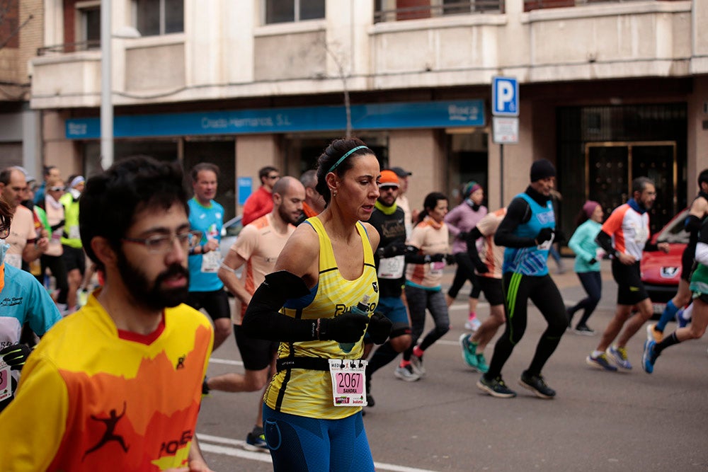 El Paseo de la Estación se convirtió en lugar de reencuentro de los participantes en la Media Maratón Ciudad de Salamanca