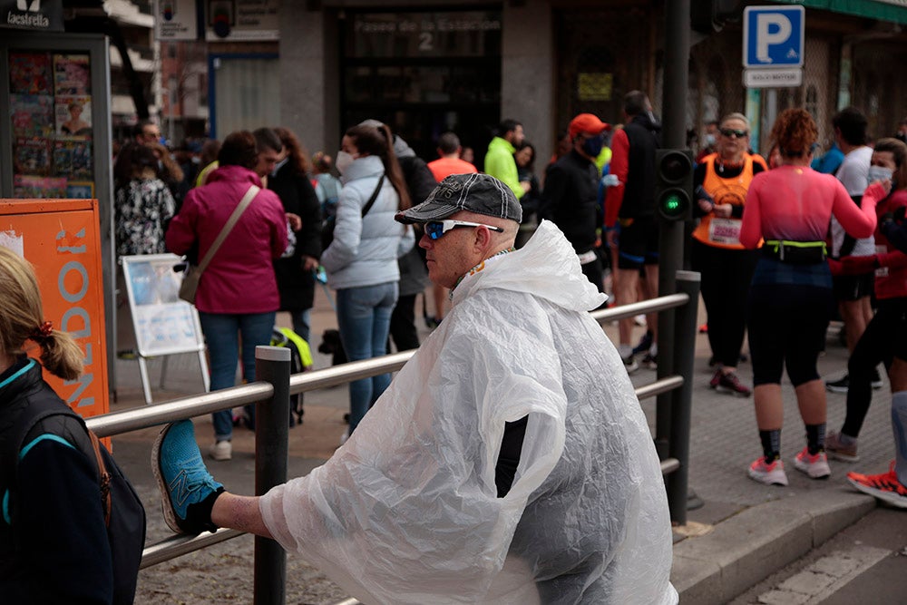 El Paseo de la Estación se convirtió en lugar de reencuentro de los participantes en la Media Maratón Ciudad de Salamanca