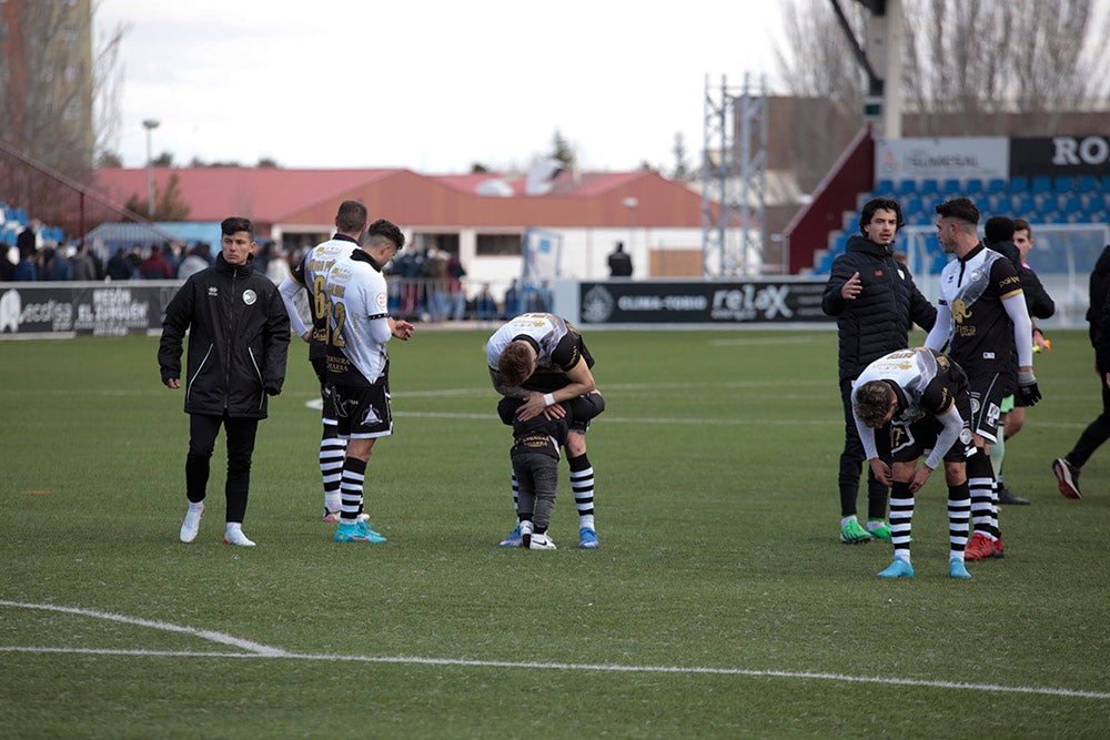 La falta de puntería condena a Unionistas a su tercera derrota seguida ante el Bilbao Athletic (0-1) 