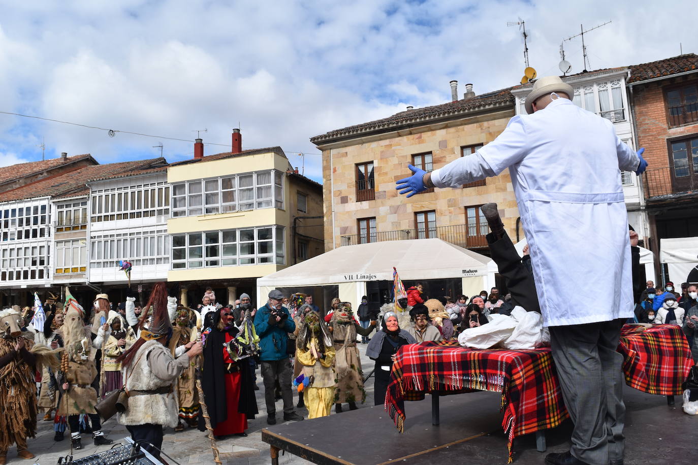 Las calles aguilarenses disfrutaron de las fiestas de los Carnavales.