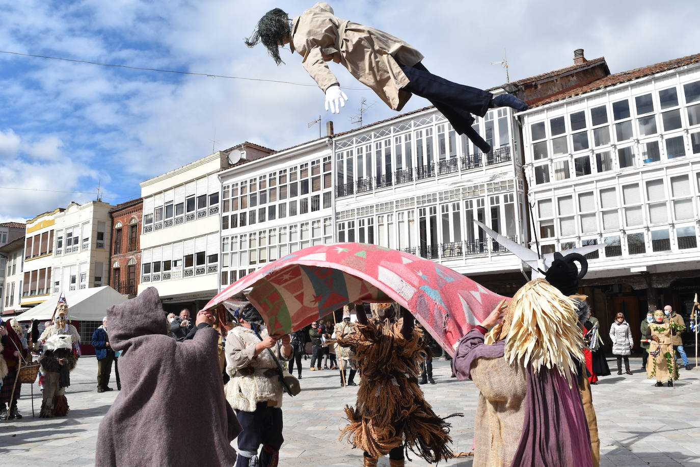 Las calles aguilarenses disfrutaron de las fiestas de los Carnavales.