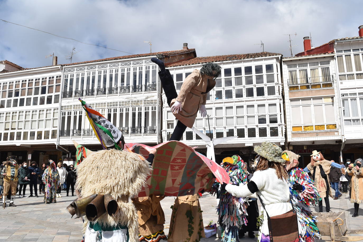 Las calles aguilarenses disfrutaron de las fiestas de los Carnavales.