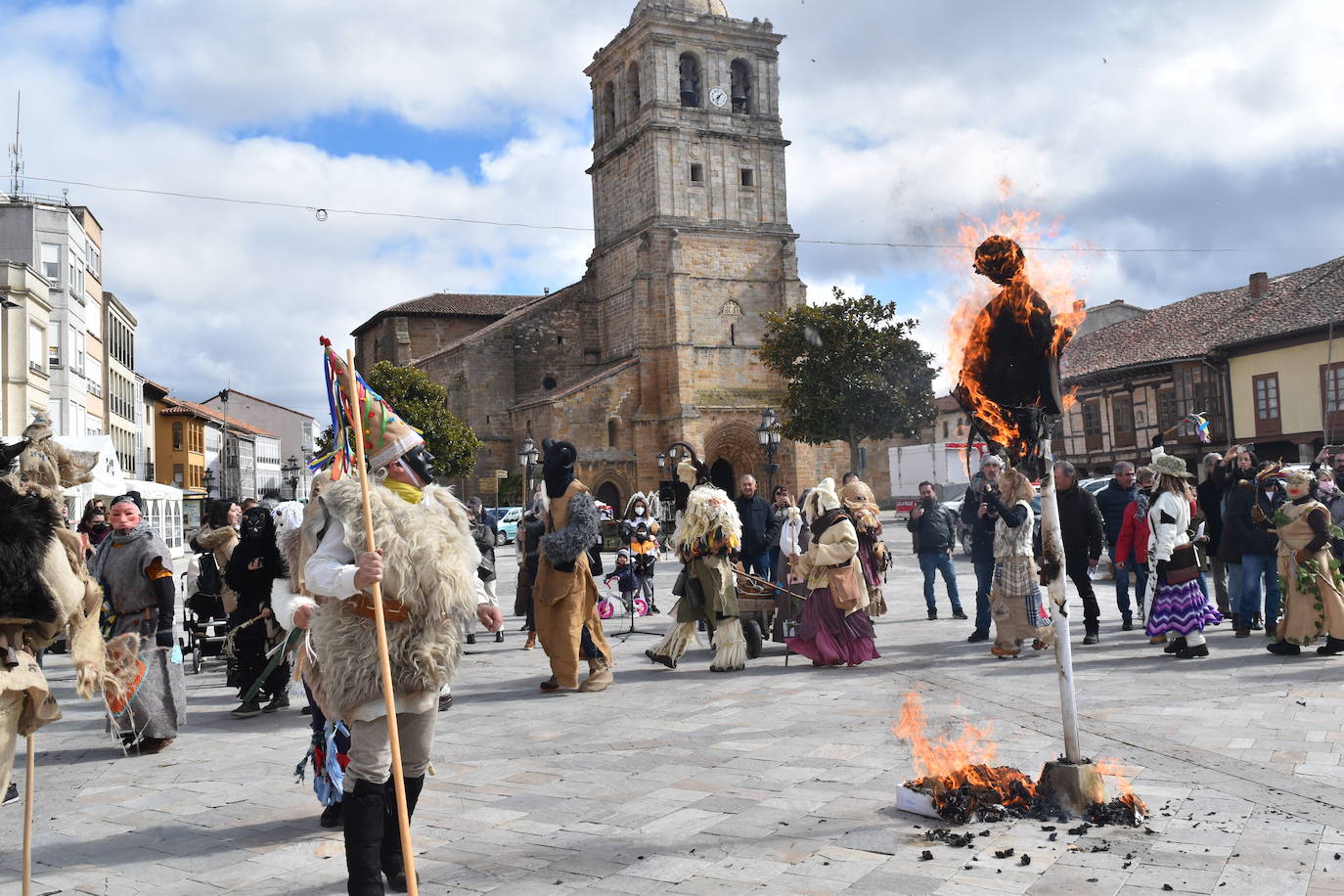 Las calles aguilarenses disfrutaron de las fiestas de los Carnavales.