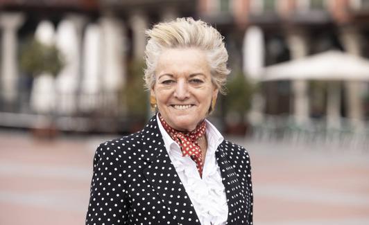 María Luisa Segoviano posa en la Plaza Mayor de Valladolid. 