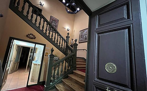 Escalera principal del palacio del siglo XVIsituado en el número 6 de Alonso Pesquera. 