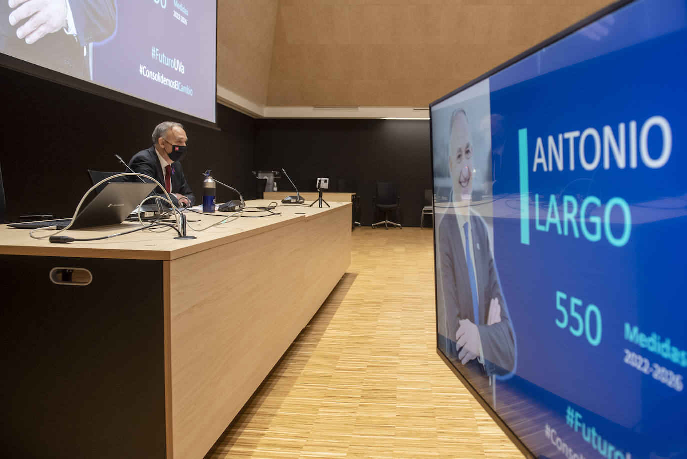 Antonio Largo afirma que los estudios del Grado de Enfermería «se iniciarán lo antes posible»