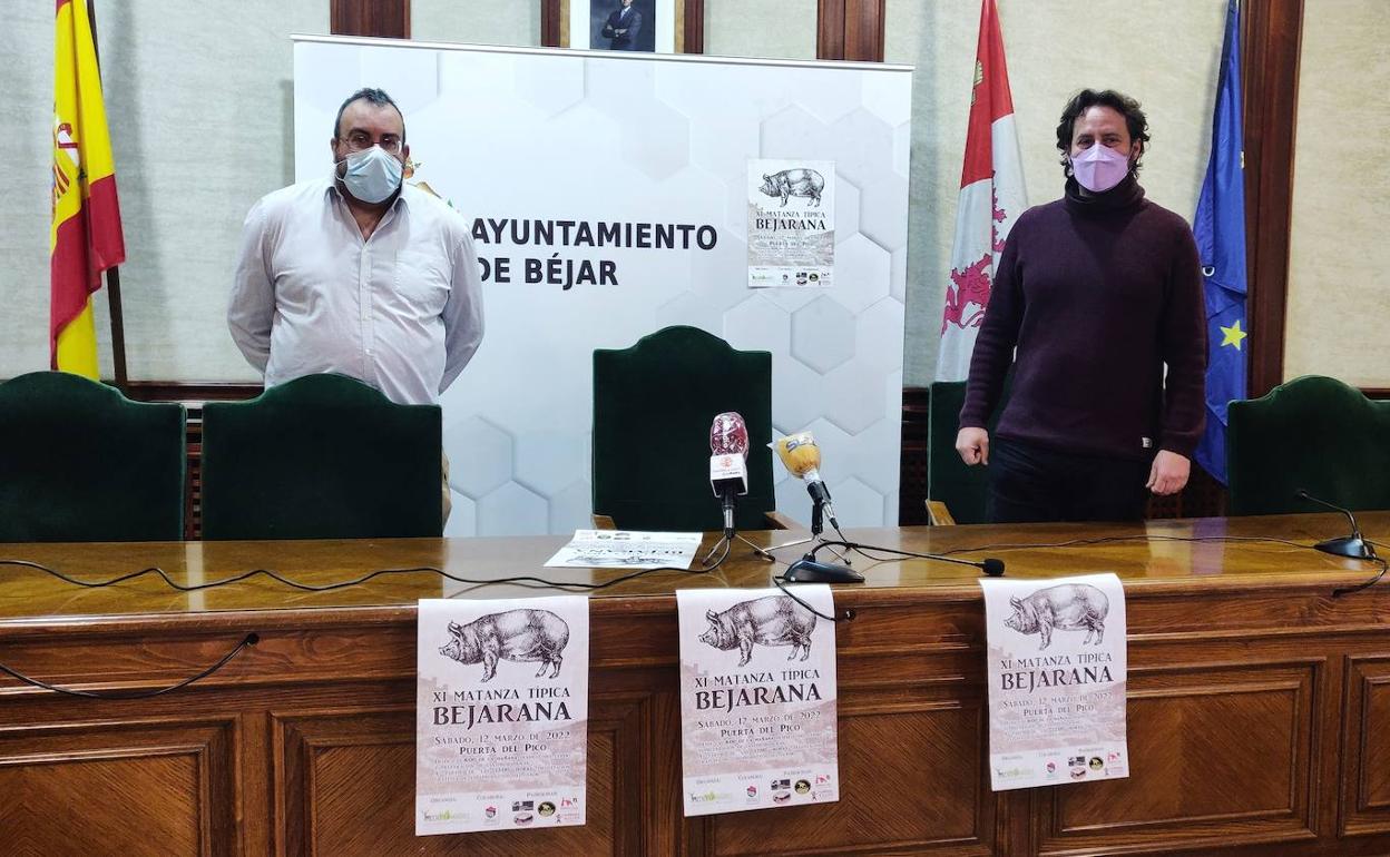 De izda. a dcha. José Ángel Castellano y Antonio Cámara en la presentación de la XI edición de la Matanza Típica. 