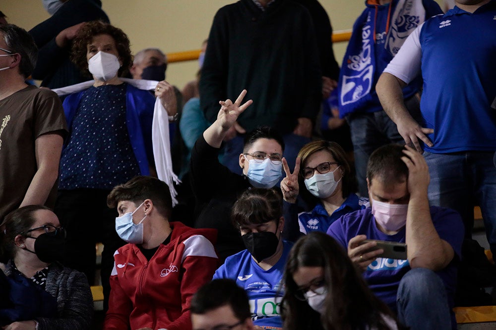 Extraordinario ambiente en un Würzburg que volvía al cien por cien de aforo y que empujó al CB Avenida a conseguir la primera victoria en la eliminatoria europea ante Girona 