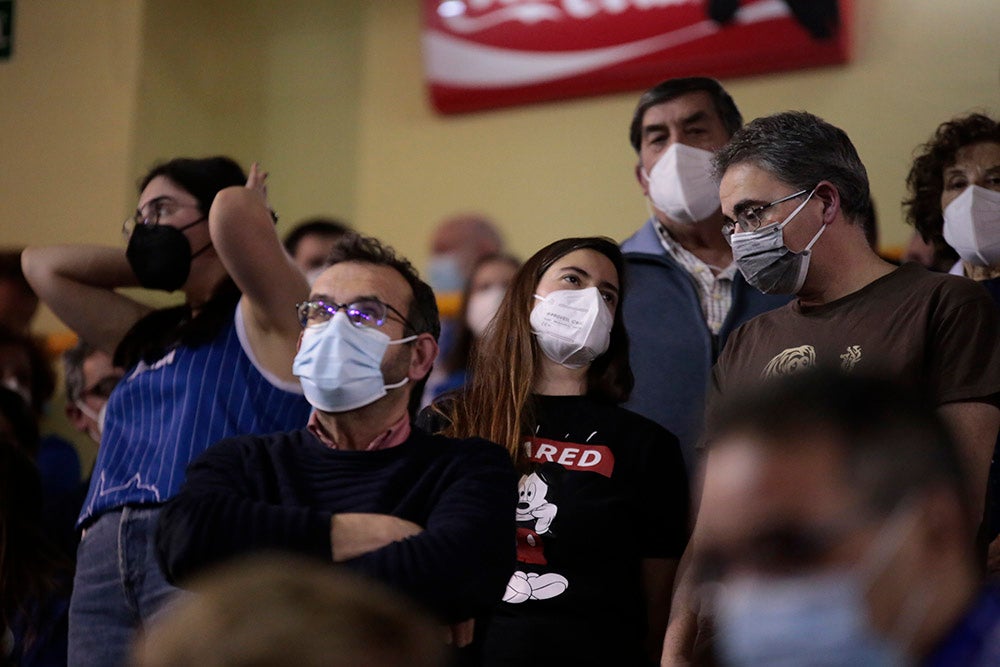 Extraordinario ambiente en un Würzburg que volvía al cien por cien de aforo y que empujó al CB Avenida a conseguir la primera victoria en la eliminatoria europea ante Girona 