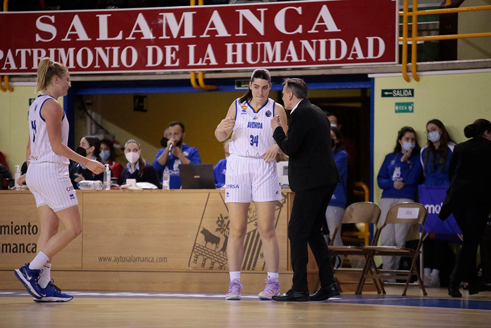 Un Avenida con corazón, compromiso y calidad se acerca a la Final-Four tras una exhibición ante Girona (77-63)