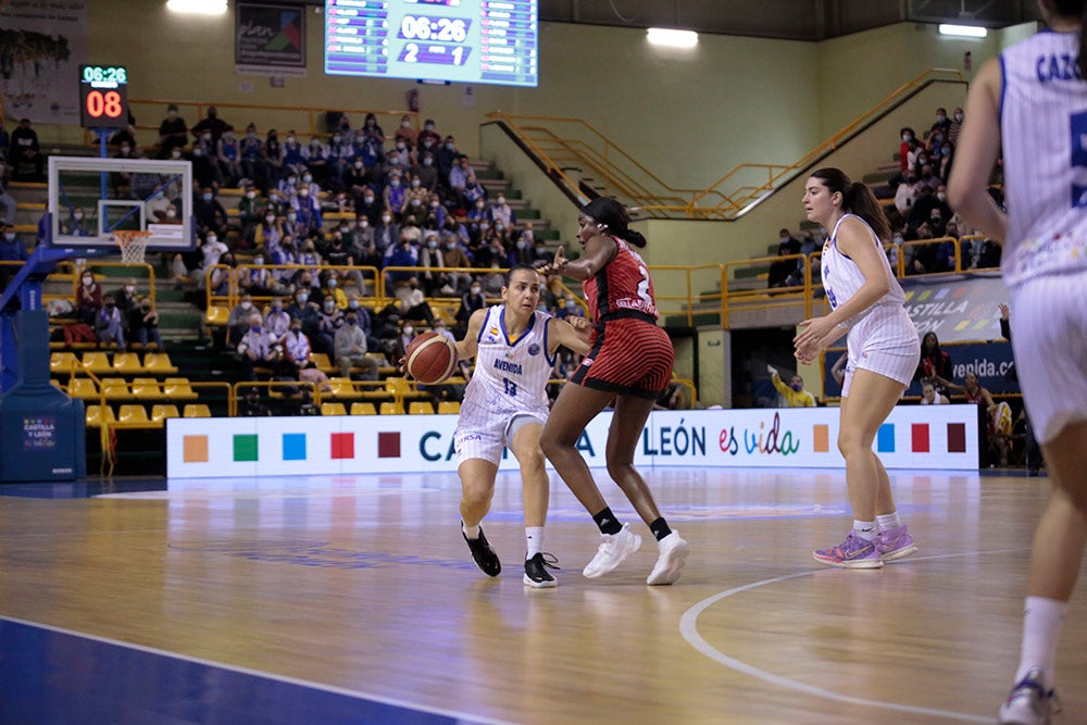 Un Avenida con corazón, compromiso y calidad se acerca a la Final-Four tras una exhibición ante Girona (77-63)