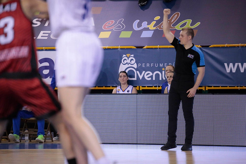 Un Avenida con corazón, compromiso y calidad se acerca a la Final-Four tras una exhibición ante Girona (77-63)