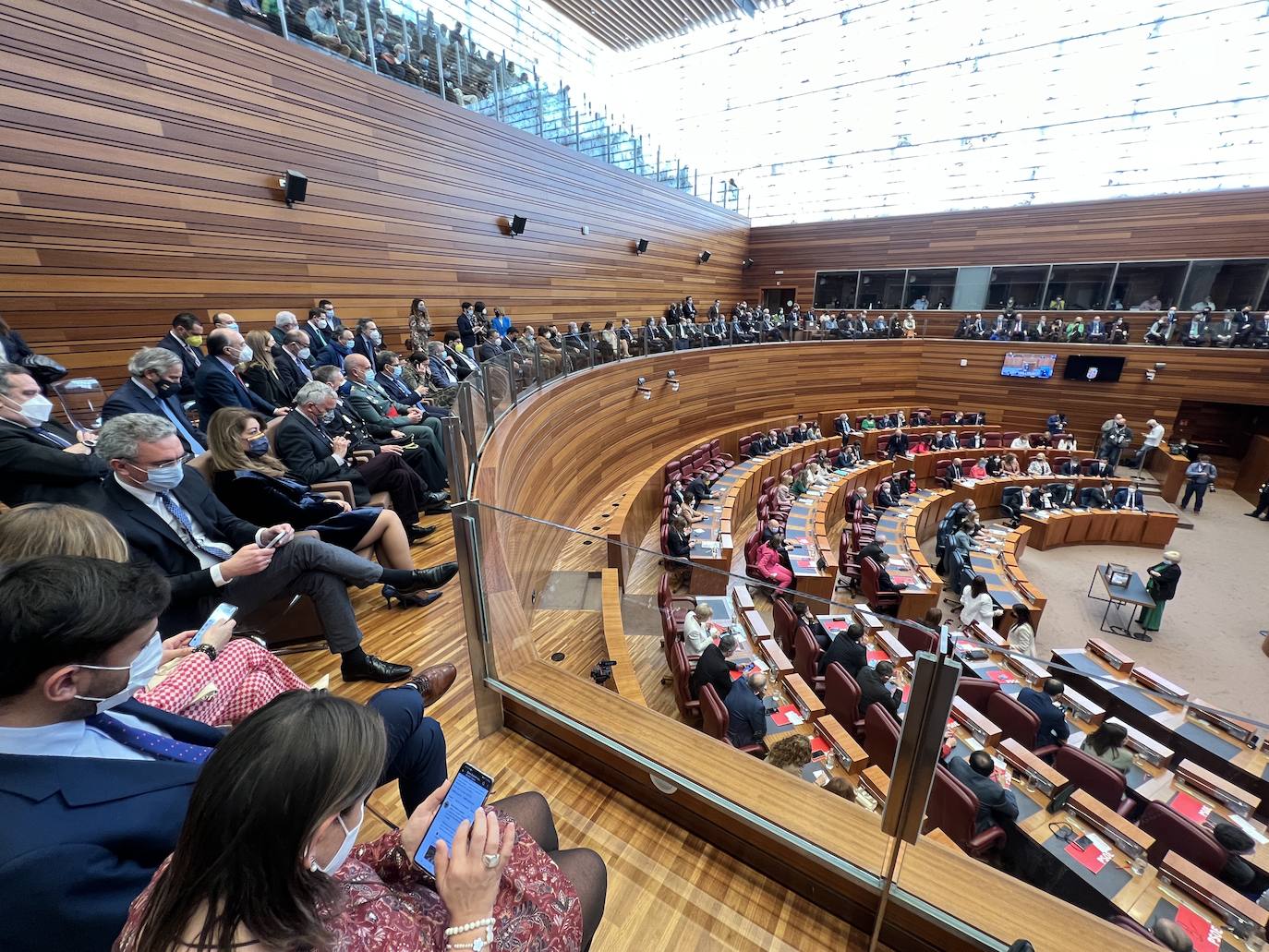 Diferentes momentos del acto de constitución de las Cortes. 