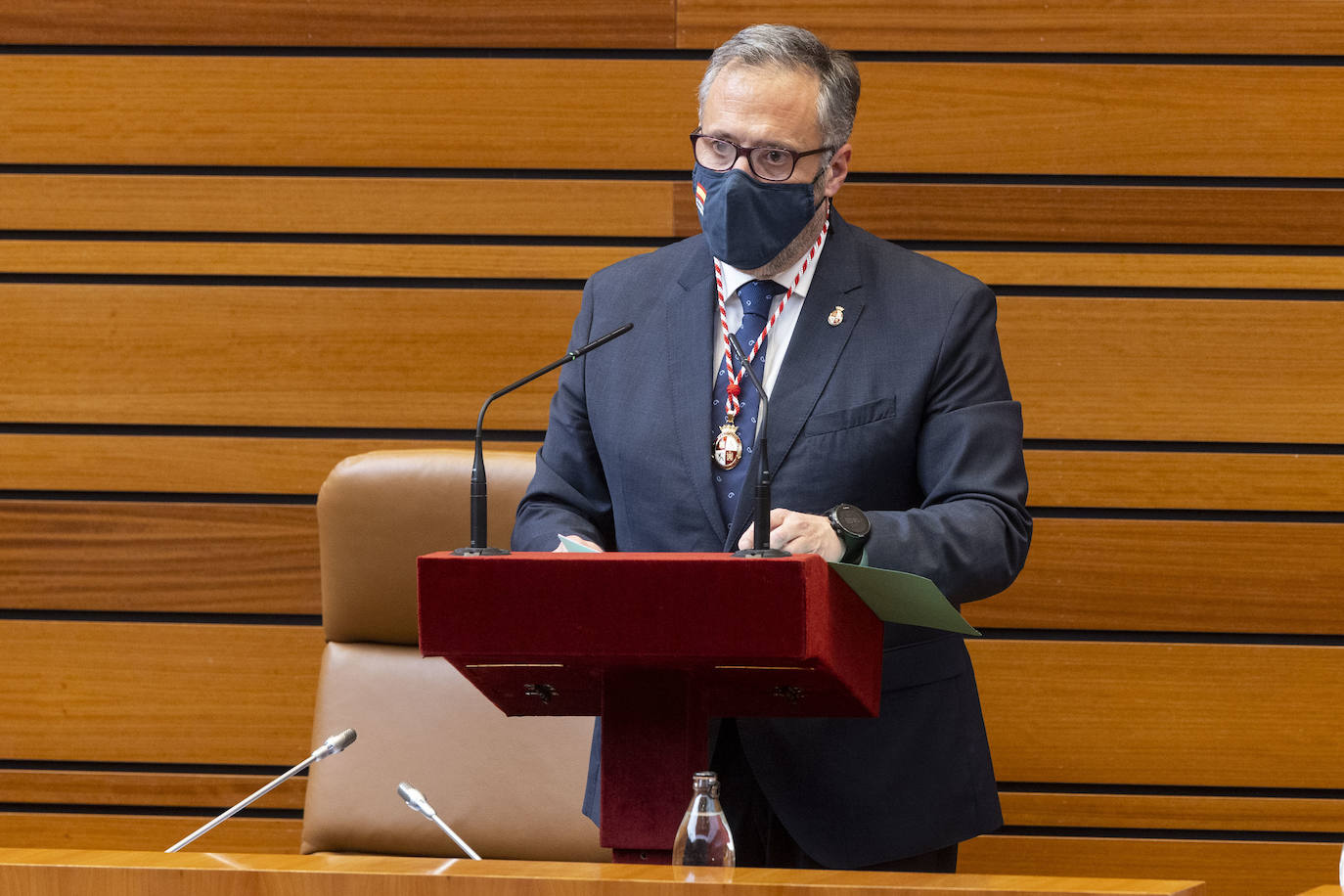 Diferentes momentos del acto de constitución de las Cortes. 