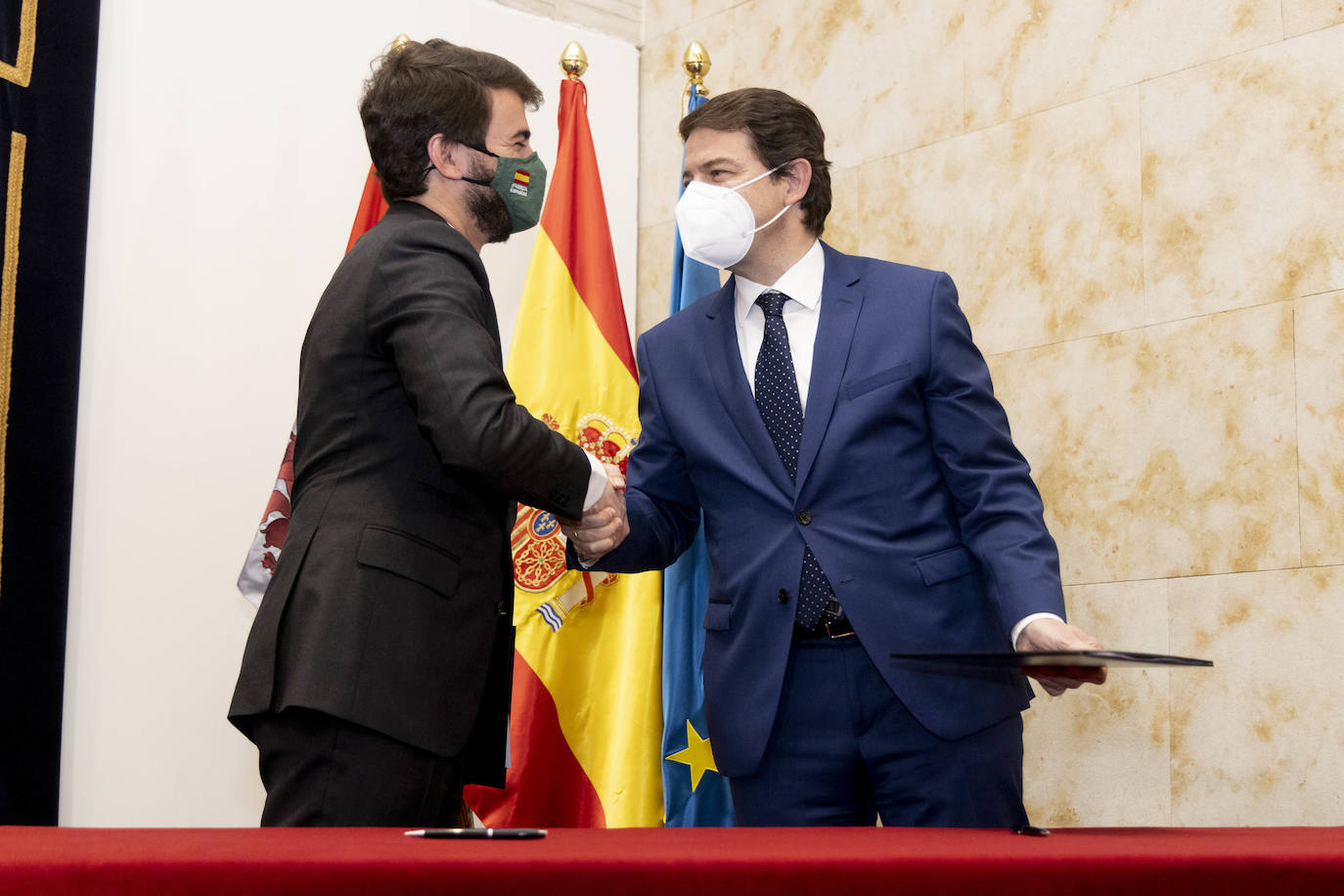 Diferentes momentos del acto de constitución de las Cortes. 