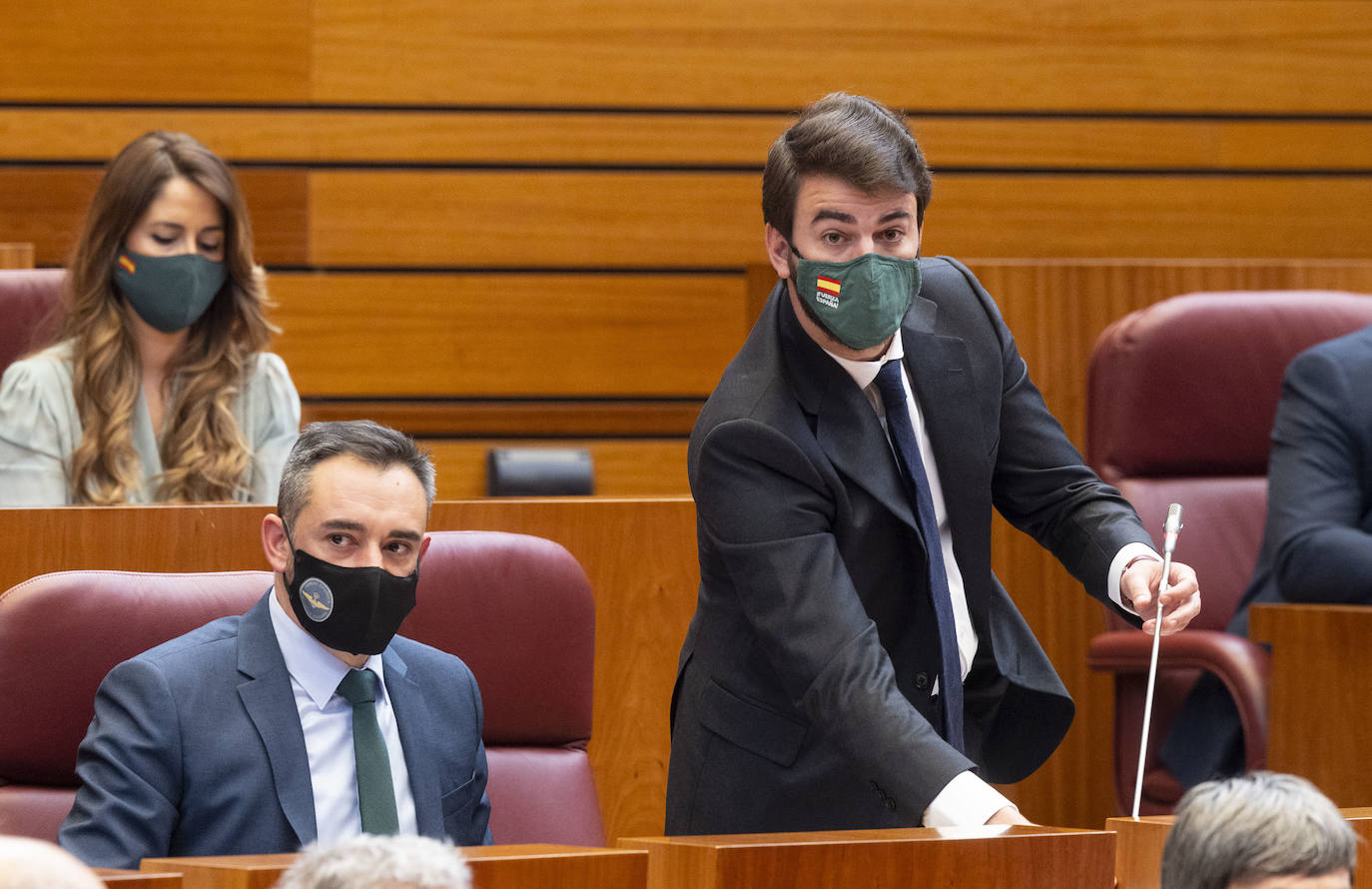 Diferentes momentos del acto de constitución de las Cortes. 