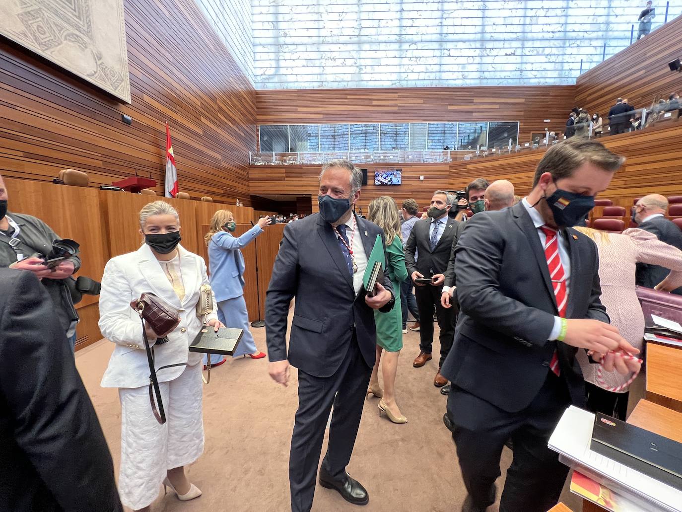 Diferentes momentos del acto de constitución de las Cortes. 