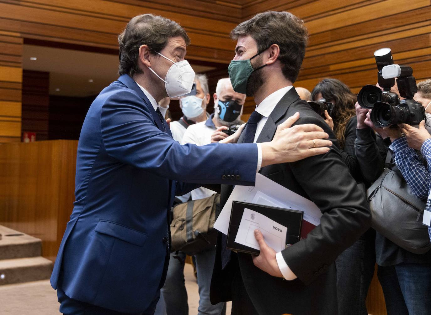 Diferentes momentos del acto de constitución de las Cortes. 