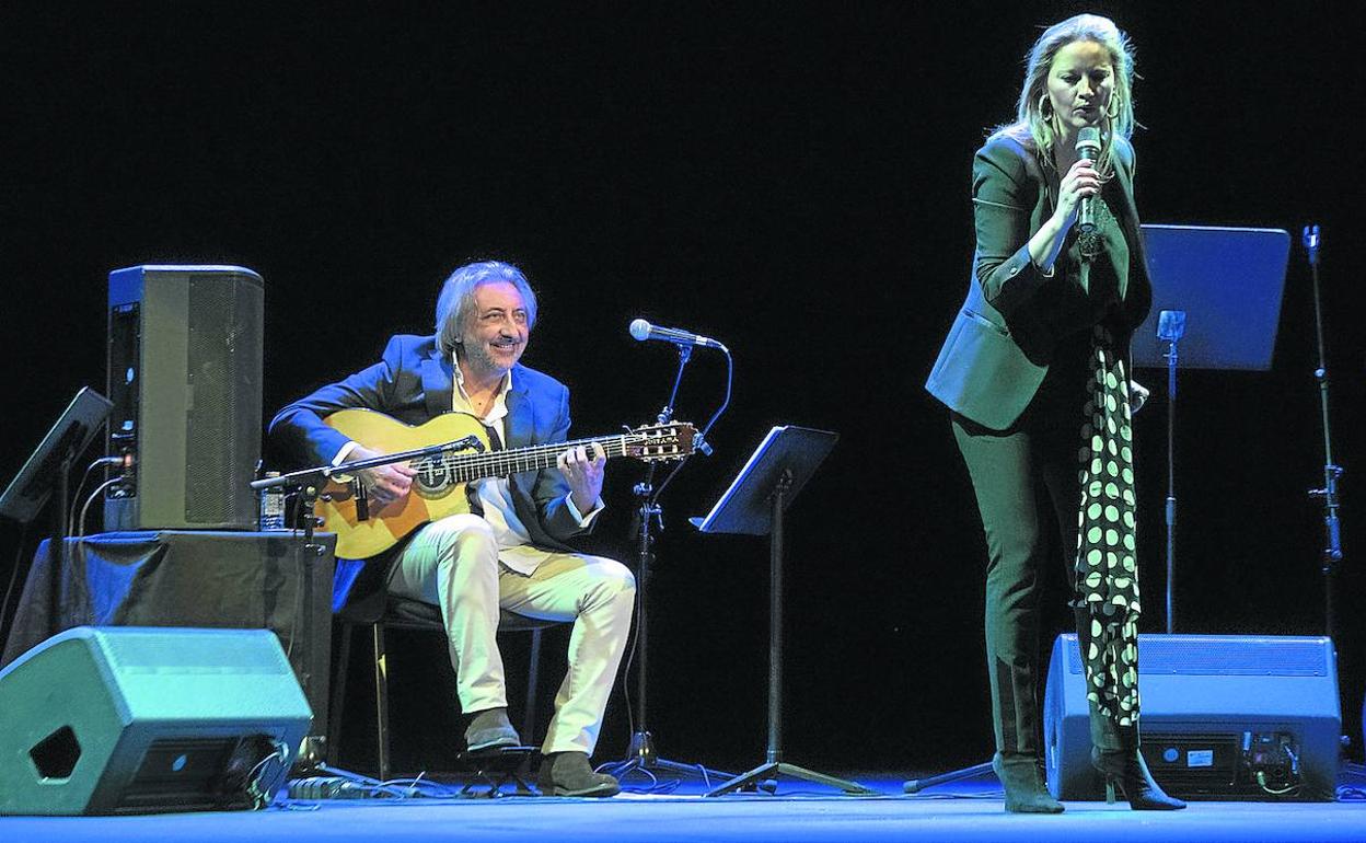 Juan Carmona y Almaría, durante la actuación de ayer en el Juan Bravo. 