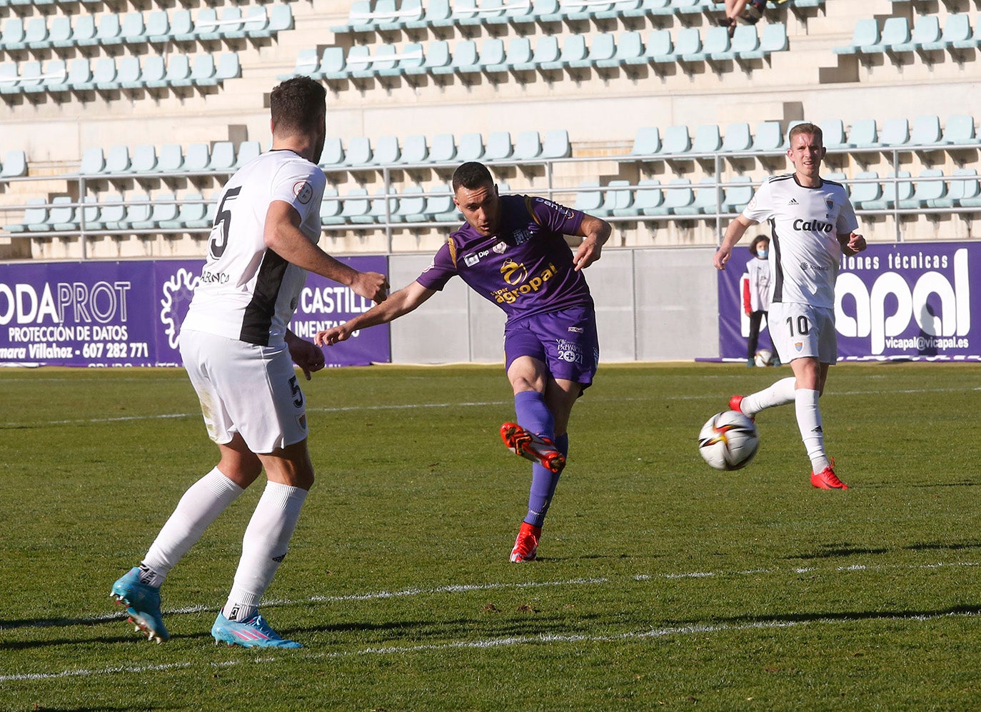 CD Palencia Cristo Atlético 3 - 5 Bergantiños CF