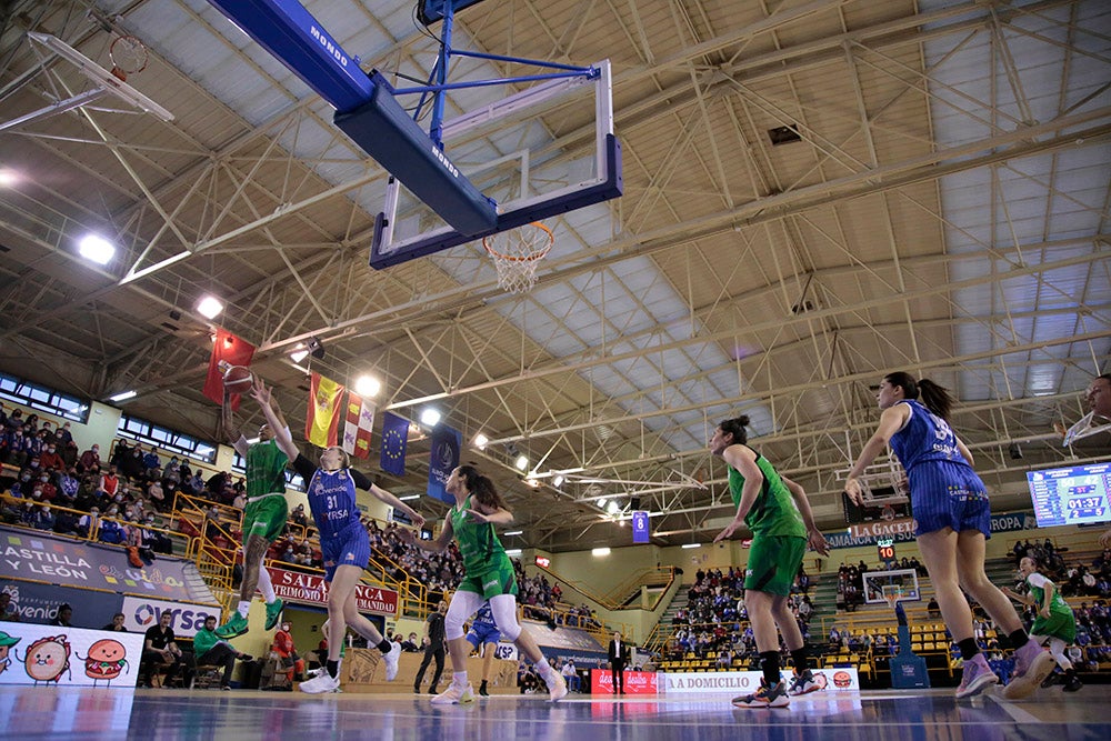 El CB Avenida alarga su esfuerzo frente a Araski antes de la batalla de Fontajau (75-56)