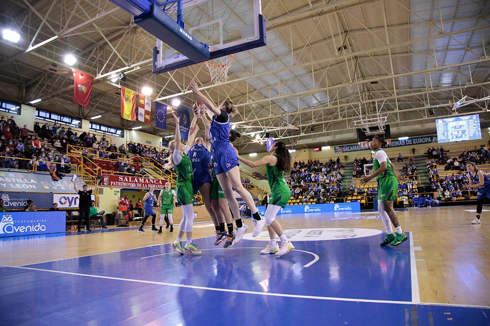 El CB Avenida alarga su esfuerzo frente a Araski antes de la batalla de Fontajau (75-56)
