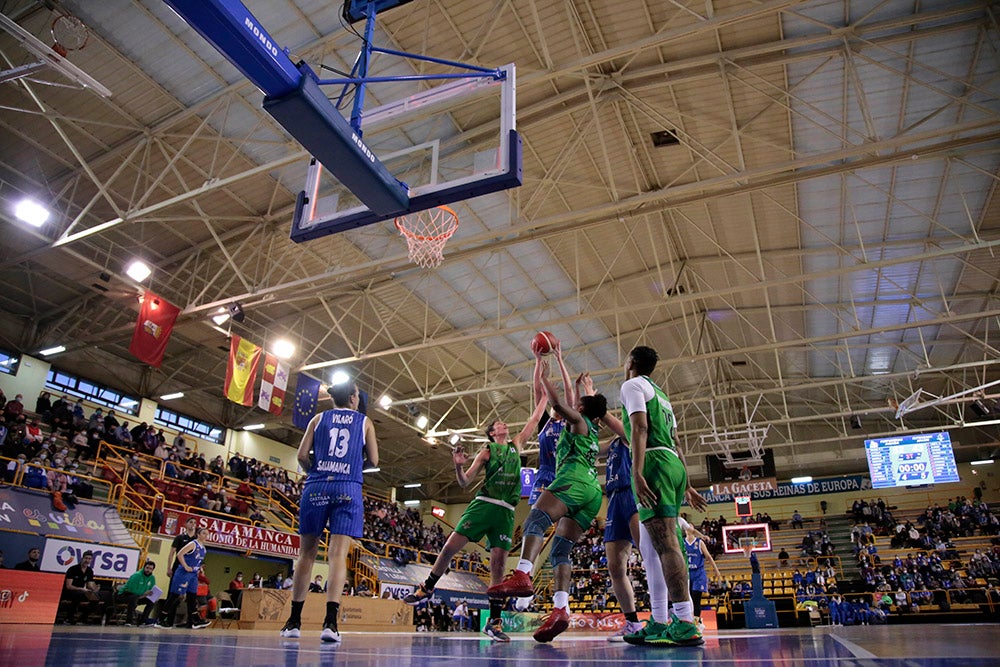 El CB Avenida alarga su esfuerzo frente a Araski antes de la batalla de Fontajau (75-56)