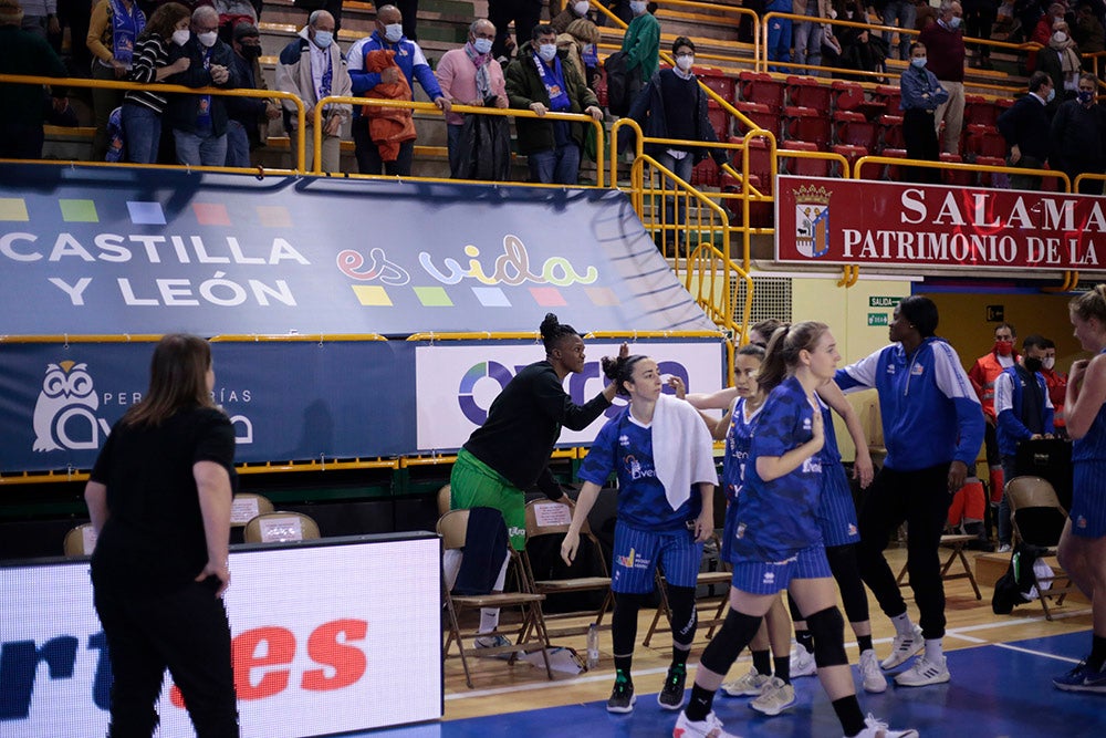 El CB Avenida alarga su esfuerzo frente a Araski antes de la batalla de Fontajau (75-56)