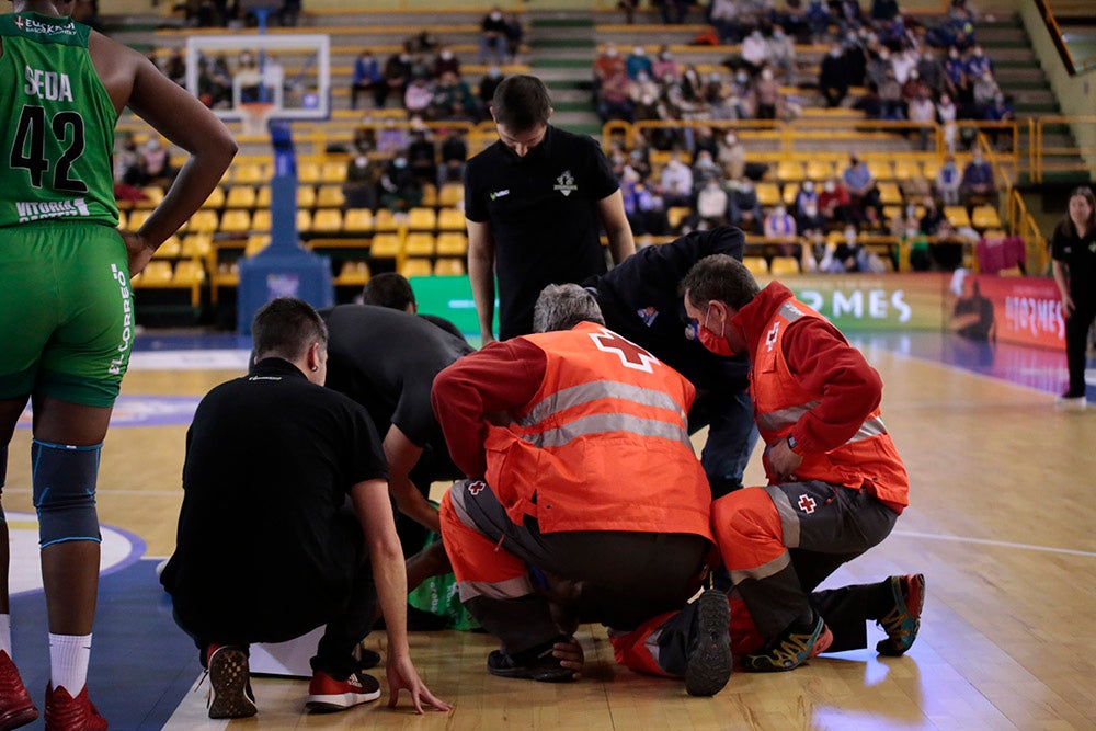 El CB Avenida alarga su esfuerzo frente a Araski antes de la batalla de Fontajau (75-56)