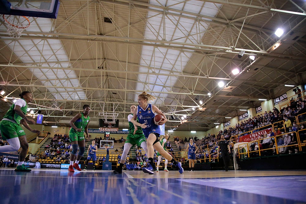 El CB Avenida alarga su esfuerzo frente a Araski antes de la batalla de Fontajau (75-56)