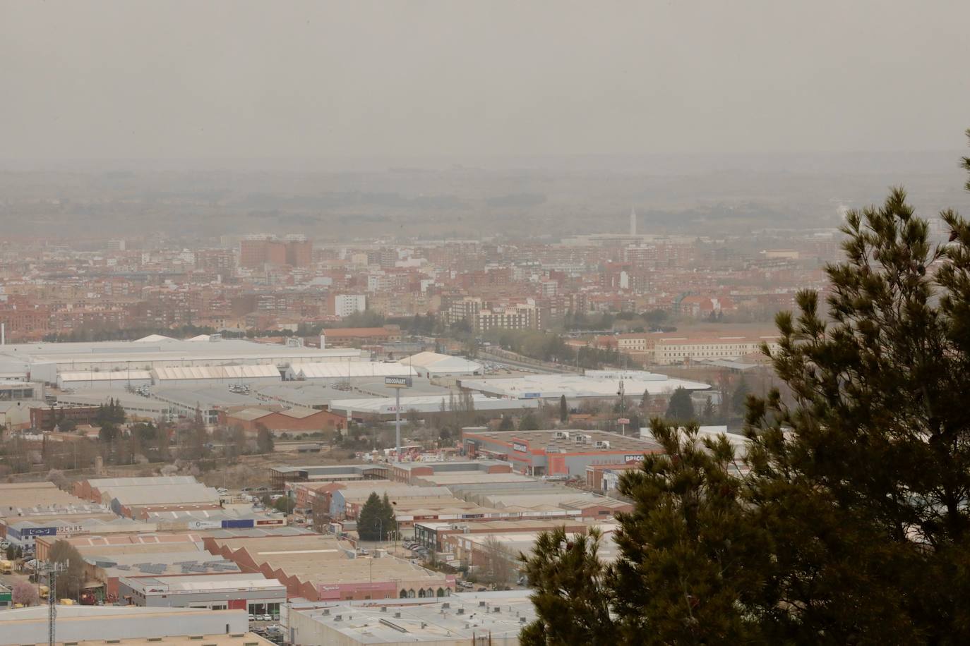 Fotos: Las estampas de la calima en Valladolid