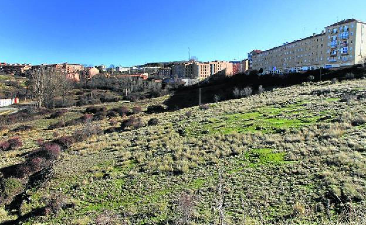 Vista de la zona que acogerá el proyecto de recuperación del valle de Tejadilla. 