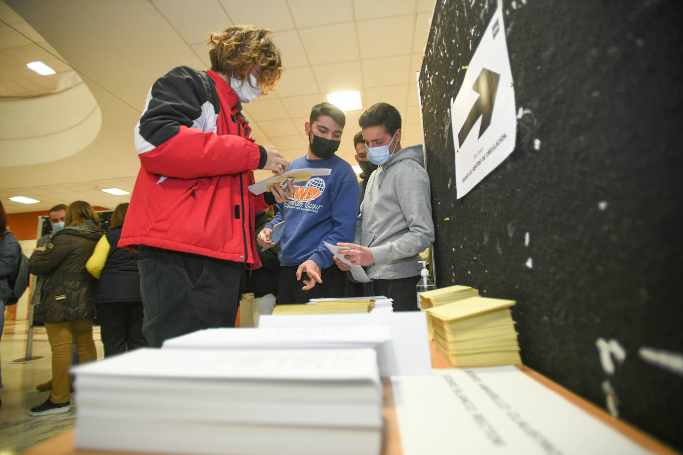 Fotos: Primera vuelta en la elección del rector de Valladolid