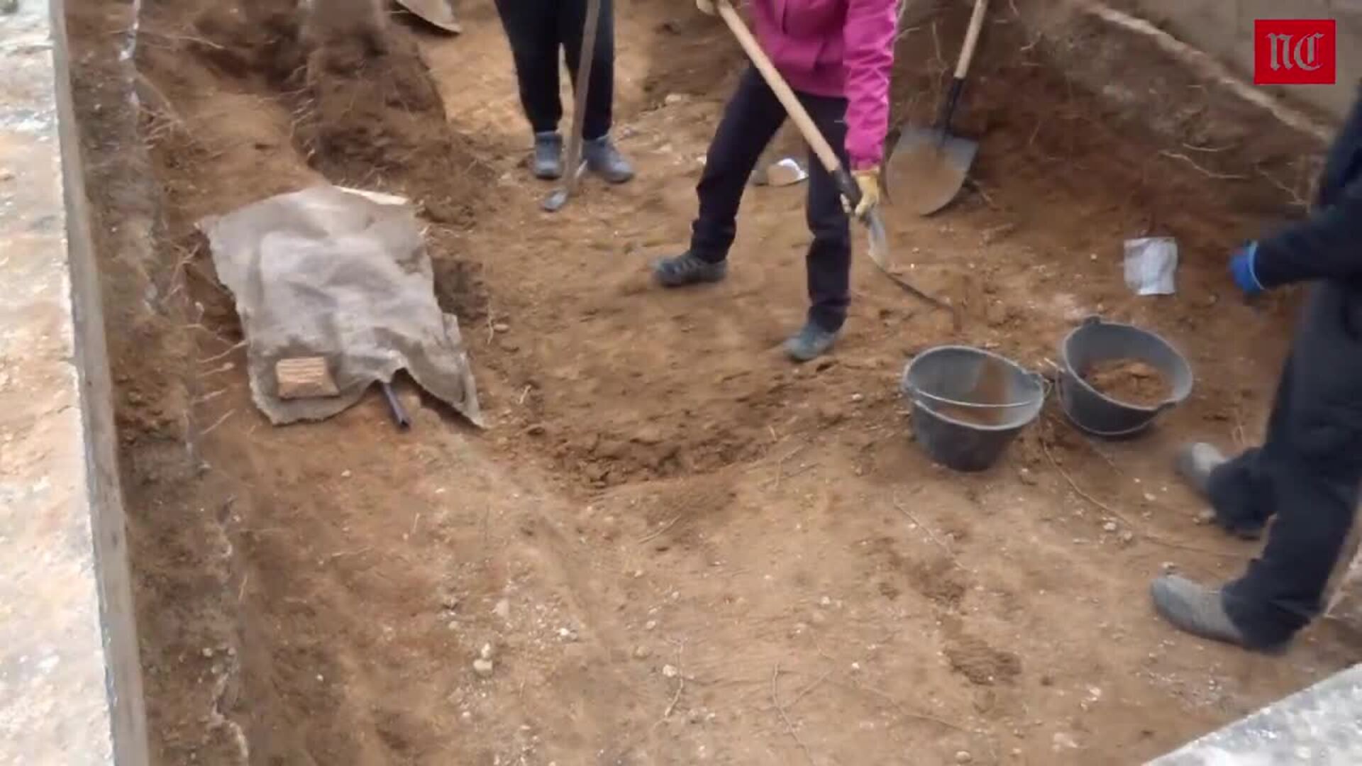 Hallan nueve cuerpos en la fosa común de El Carmen