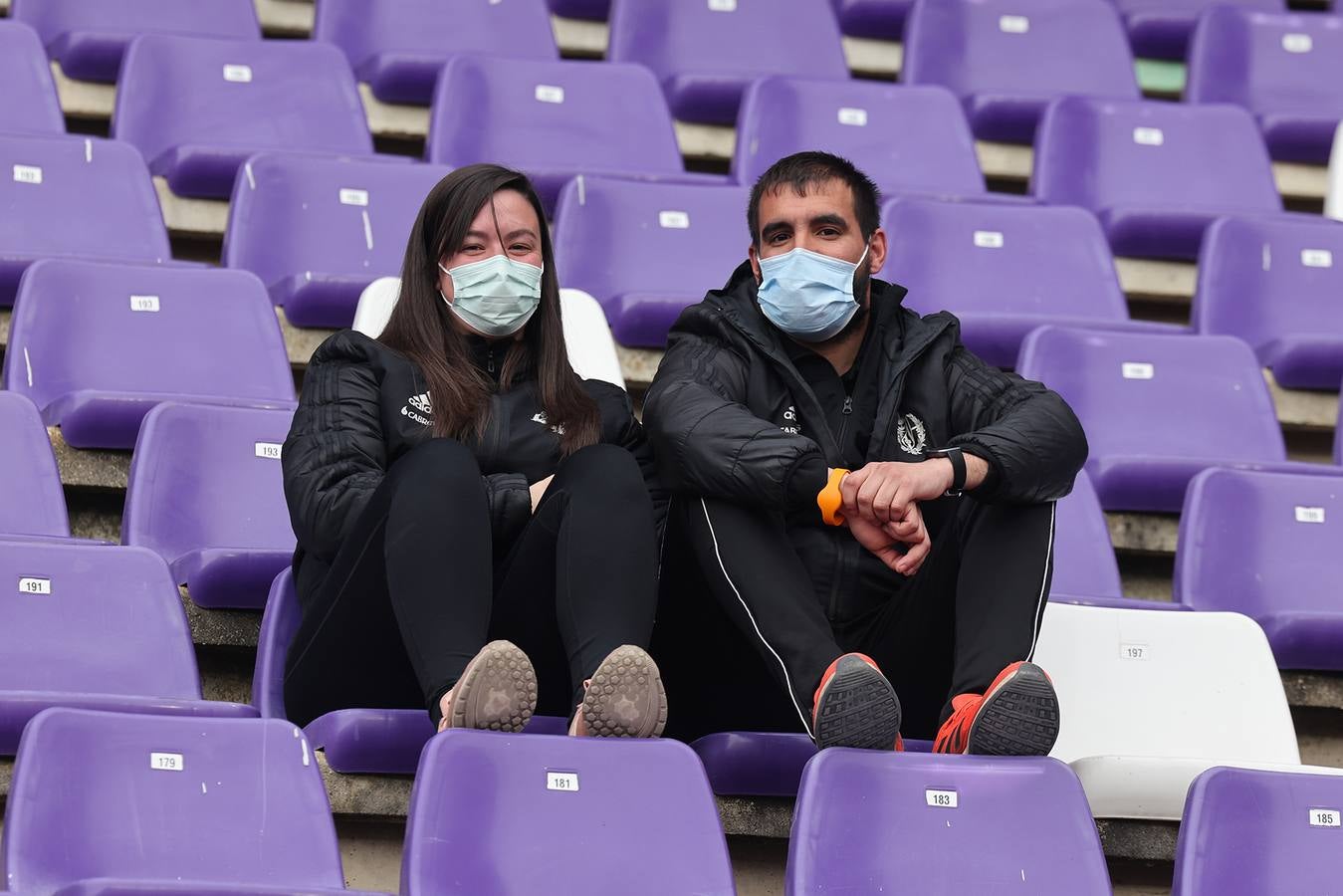 Fotos: Búscate en la grada del Zorrilla (I)