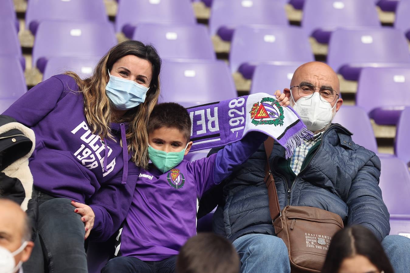 Fotos: Búscate en la grada del Zorrilla (I)