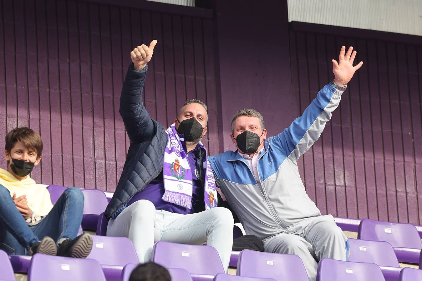 Fotos: Búscate en la grada del Zorrilla (I)